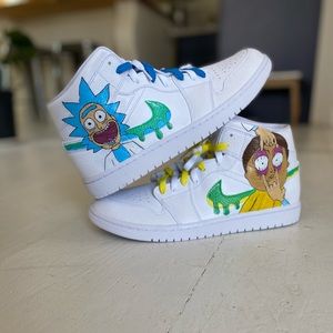 Custom Jordan 1 mid (size: 11)